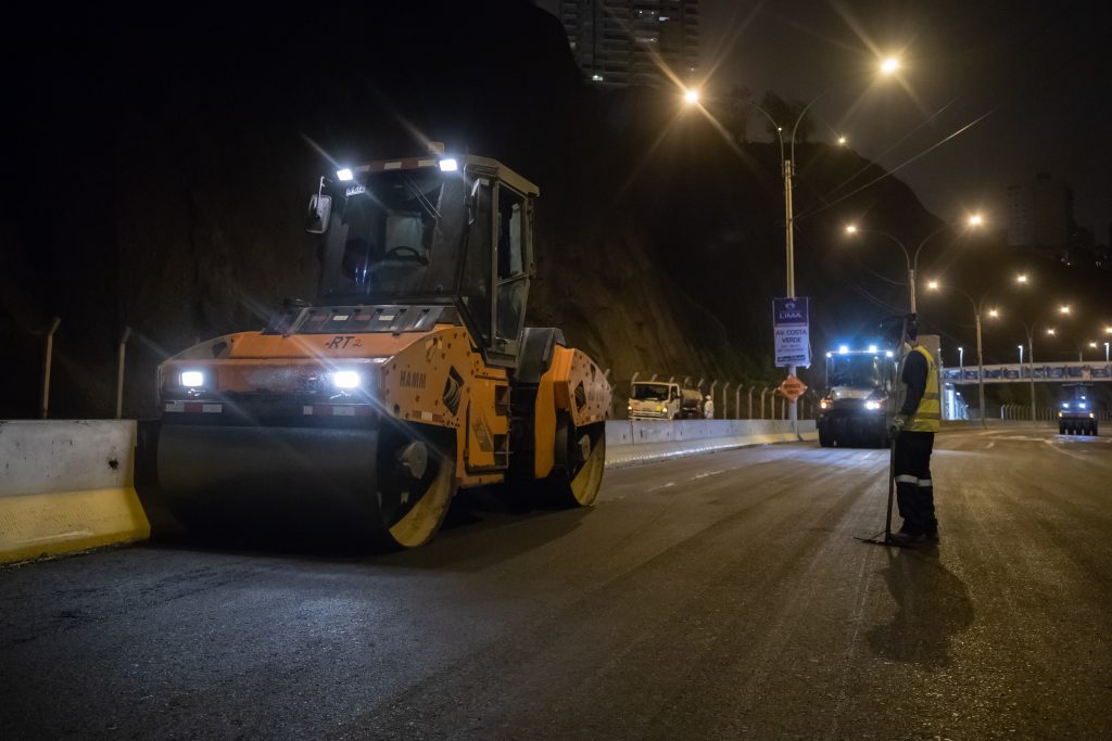 Municipalidad de Lima ejecuta reparación de pistas en la vía Costa Verde
